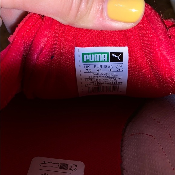 Barley used, red texture puma sneakers - Picture 5 of 5